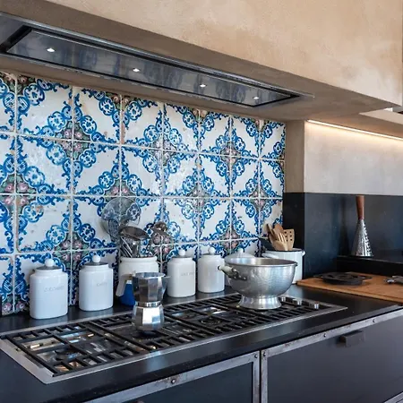 Villa Dianella 8&2, Emma *