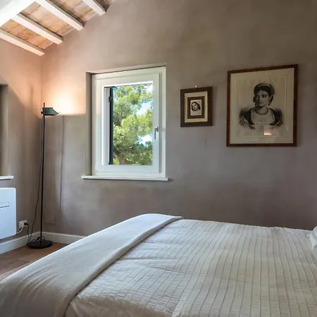 Dianella 8&2, Emma Monterubbiano