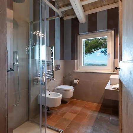 Villa Dianella 8&2, Emma Monterubbiano