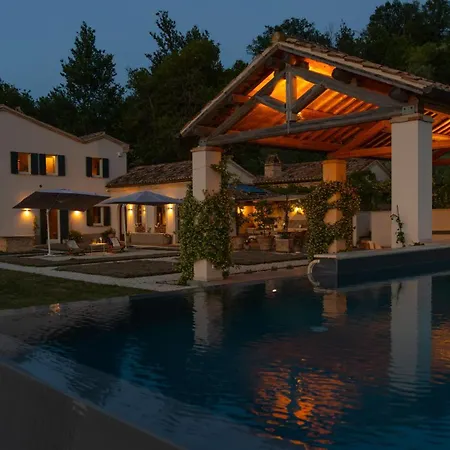 Villa Dianella 8&2, Emma