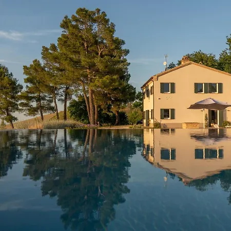 Dianella 8&2, Emma Villa Monterubbiano