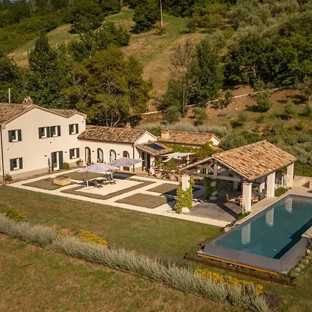 Dianella 8&2, Emma *